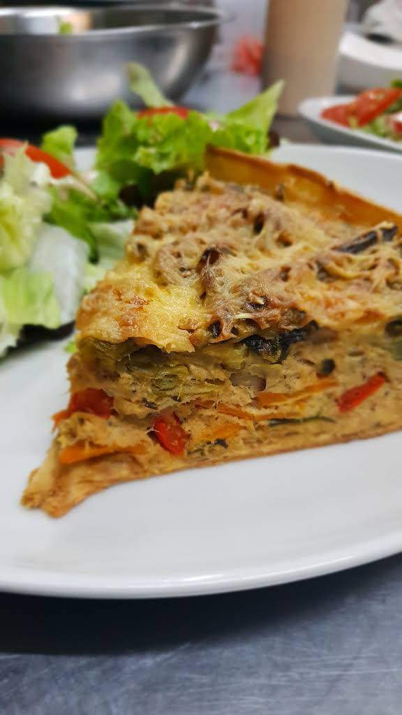 Quiche avec de la salade verte Bobigny